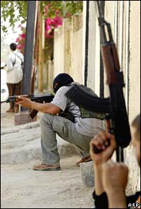 Basra'da militanlar