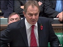 Tony Blair discursa no Parlamento antes da votação
