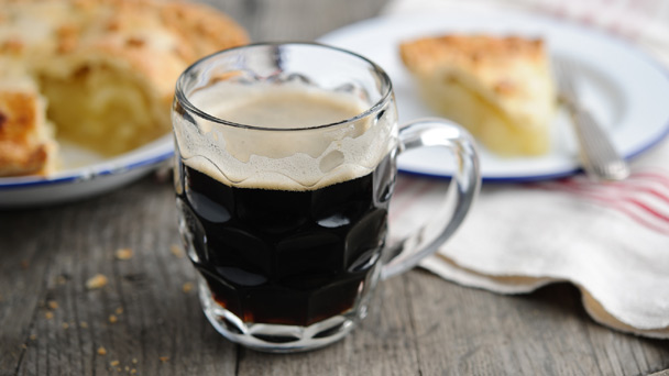 Stout goes well with apple pie