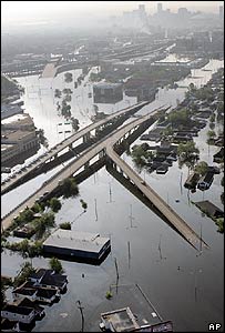 Vista aérea de Nova Orleans, na Louisiana, inundada depois da passagem do Katrina