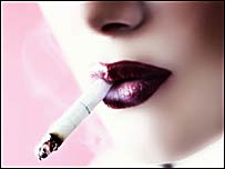 Mulher a fumar