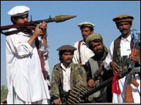 Pakistan'da militanlar