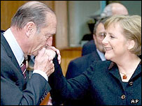 Fransa Cumhurbaşkanı Jacques Chirac ve Almanya Başbakanı Angela Merkel