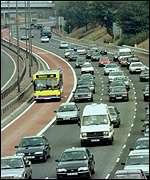 _1120542_buslane150.jpg