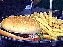 Hambúrguer e chips