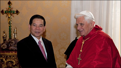 091211142437_1211_trietpope466.jpg