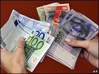 Slovakya'da bu yıl dolaşıma giren Euro banknotları