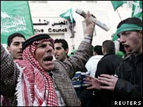 Simpatizantes do Hamas comemoram a vitória