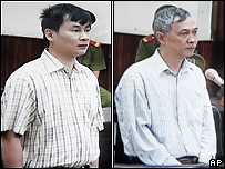 Hai nhà báo tại tòa hôm 14/10