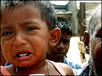 Criança que sobreviveu ao tsunami no Sri Lanka