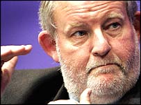 O ministro das Relações Exteriores britânico, Charles Clarke