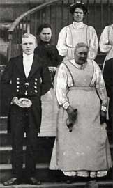 Manylyn: Gweision y teulu Yorke, 1912