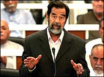 Saddam Hussein, durante seu julgamento no Iraque