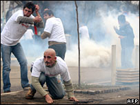 Albaneses de Kosovo protestam em Pristina