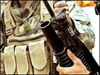 Irak'ta asker ve silah