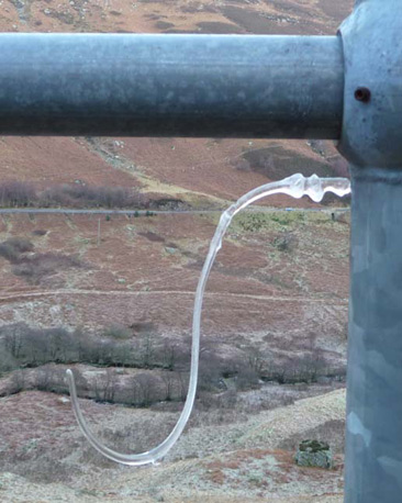 Hook shaped icicle