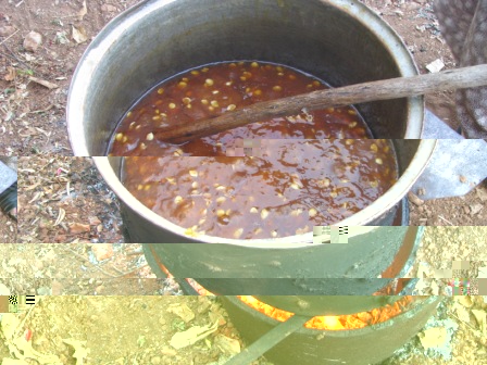 This is the jam after adding the nuts of the apricot.