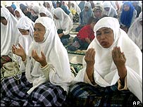 Mulheres da província indonésia de Aceh
