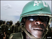 Soldado da União Africana em Darfur (arquivo)